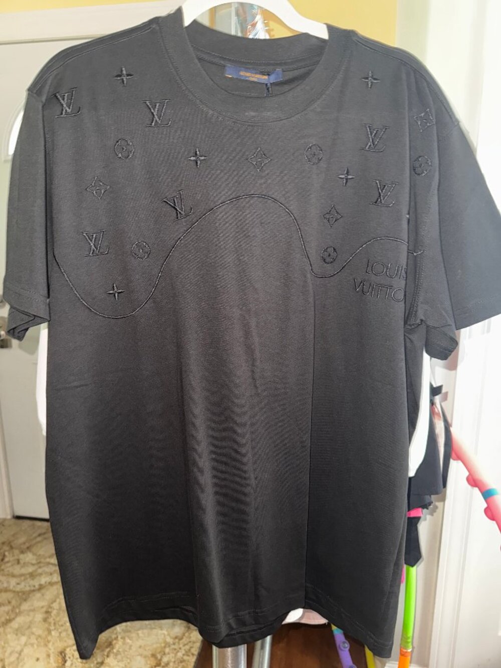 men t-shirt LV SIZE L